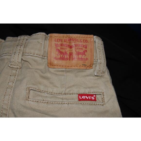 Levis Khaki Shorts 4T - Picture 3 of 5